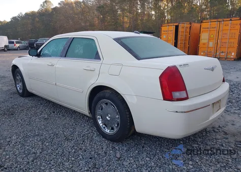 2006 Chrysler 300 Touring z USA, uszkodzony, nr VIN 2C3KA53G56H152201